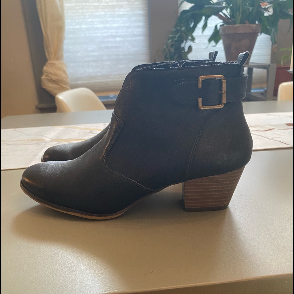 Apt 9 black bootie. Size 9.5M